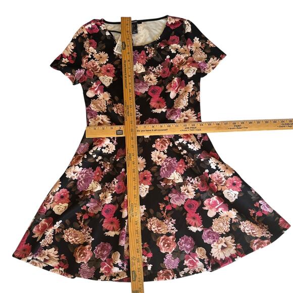 Women's Dress Bundle Size Medium - Picture 3 of 9